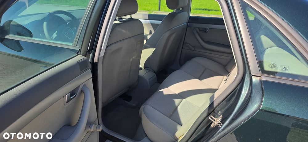 Audi A4 Limousine - 6