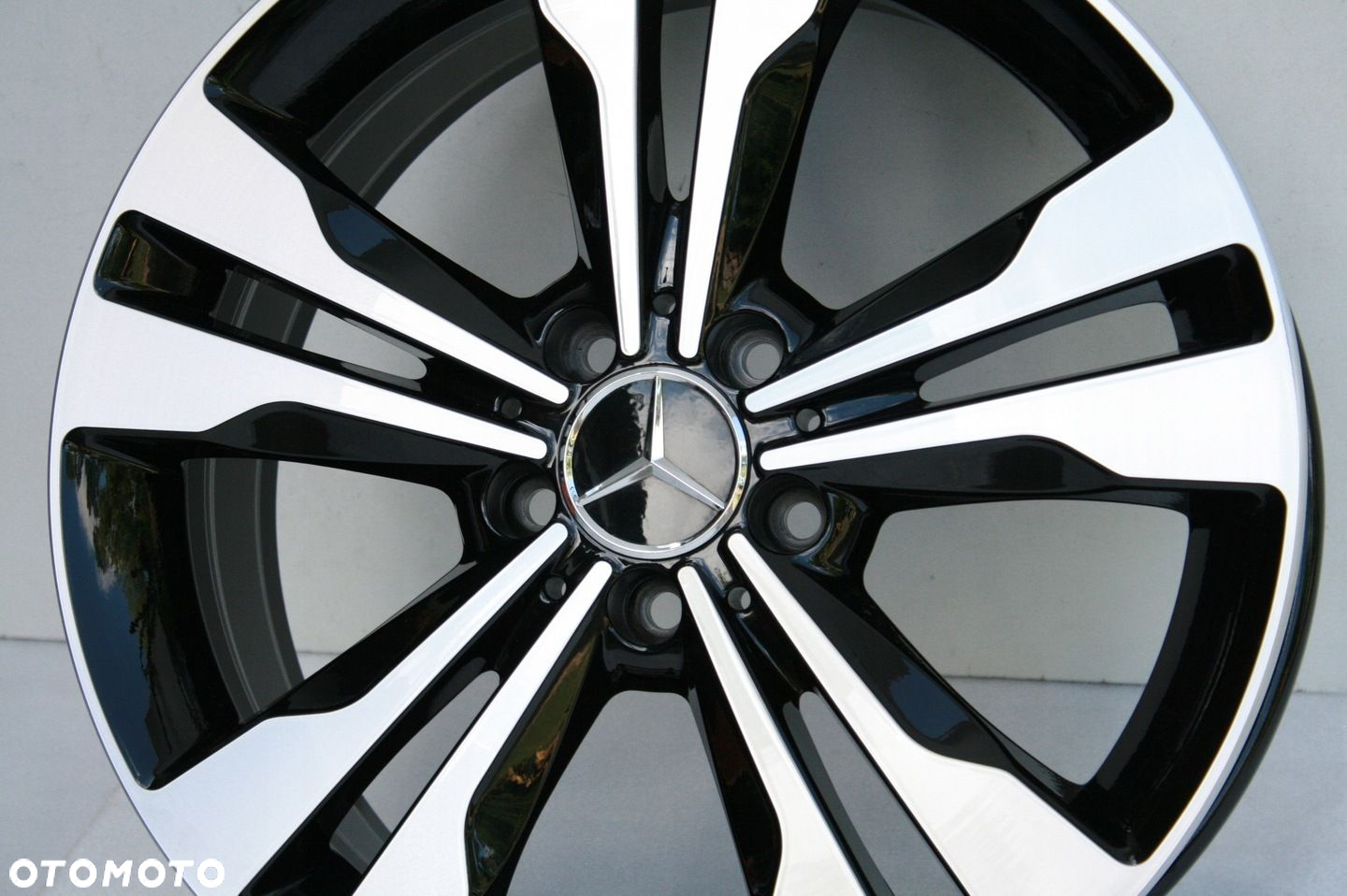 FELGI MERCEDES V VITO A CLA B C GLA GLB 18 OE A2464010400 ORYGINALNE - 2