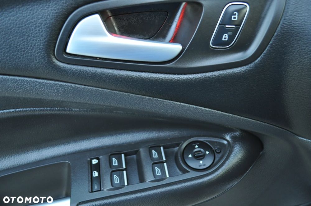 Ford Kuga 2.0 TDCi AWD Titanium - 38