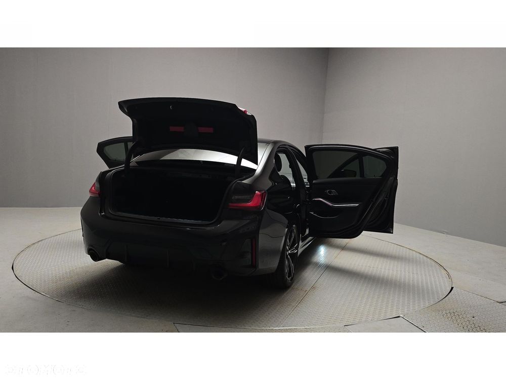 BMW Seria 3 320d xDrive mHEV M Sport - 12