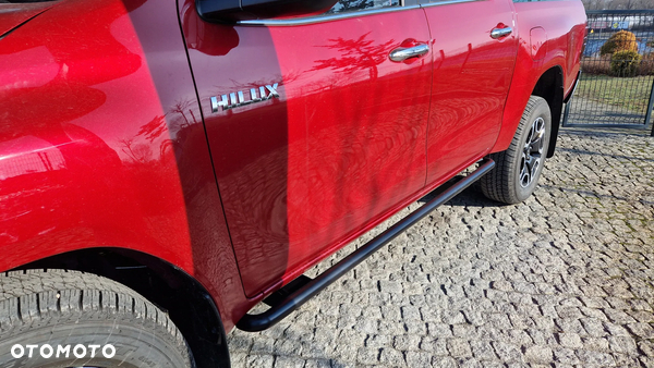 Toyota Hlux Progi boczne, orurowanie boczne
