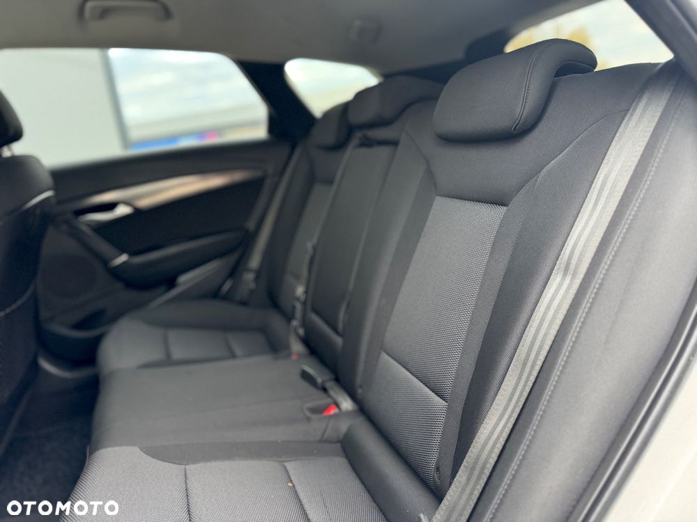 Hyundai i40 Kombi blue 1.7 CRDi DCT Premium - 18