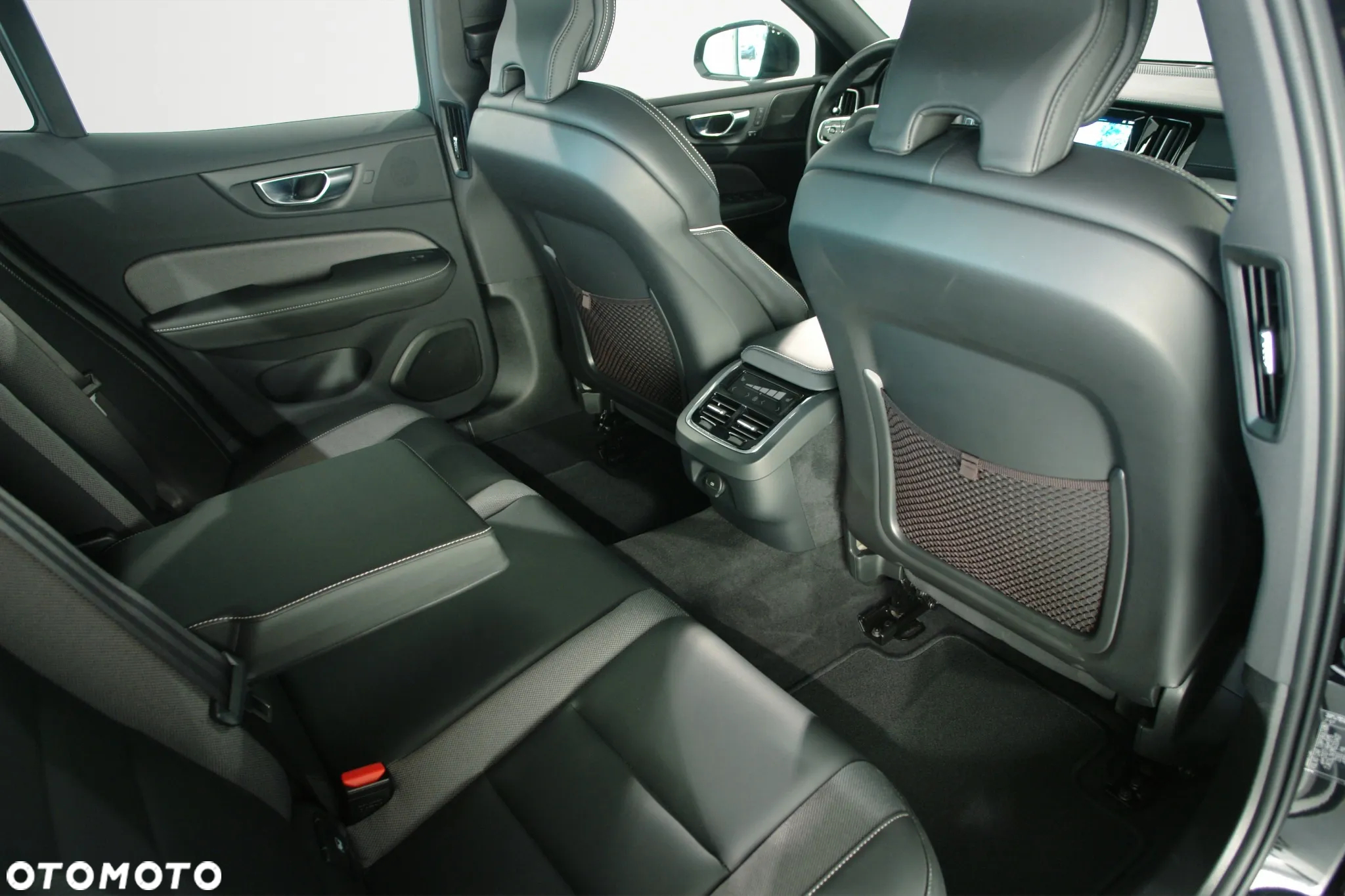Volvo S60 B5 B AWD Ultimate Dark - 14