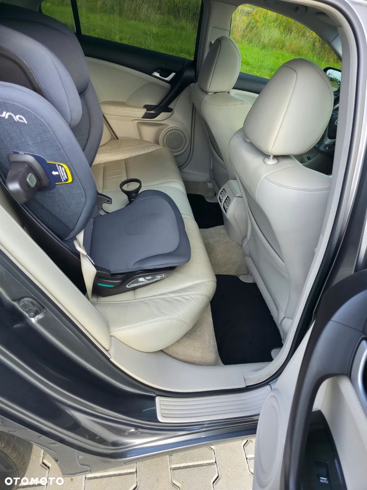 Honda Accord 2.0 Executive Nav - 33