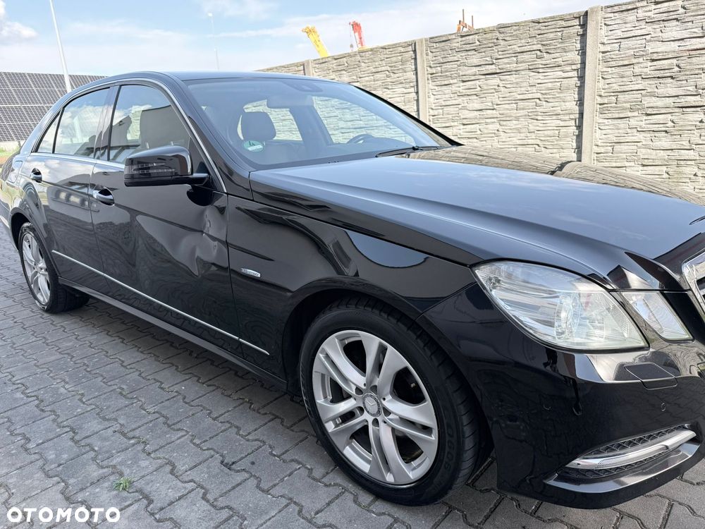 Mercedes-Benz Klasa E 220 CDI BlueEff Avantgarde - 3