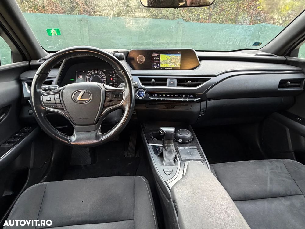Lexus UX 250h - 6