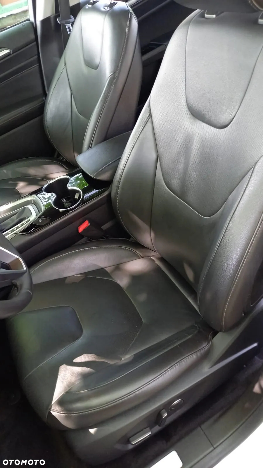 Ford Fusion 2.0 EcoBoost Titanium - 14