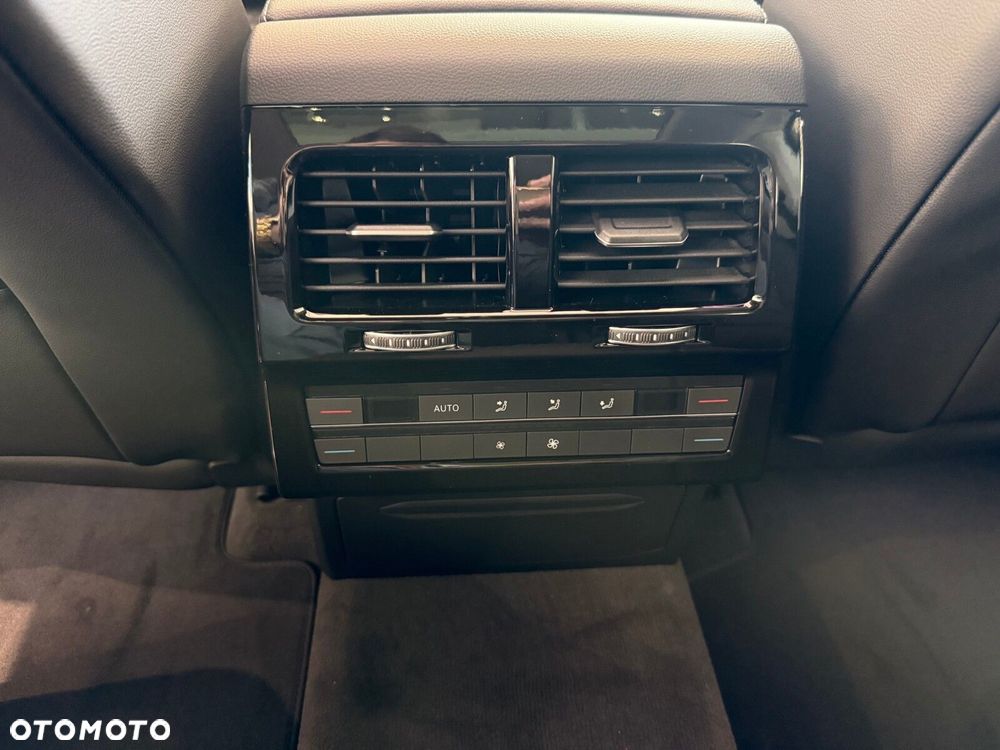 Volkswagen Touareg - 11