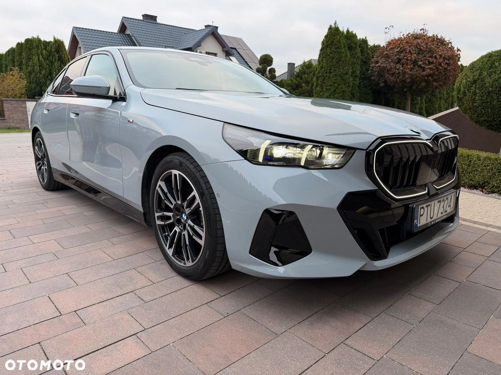 BMW 5 2025 photo 2
