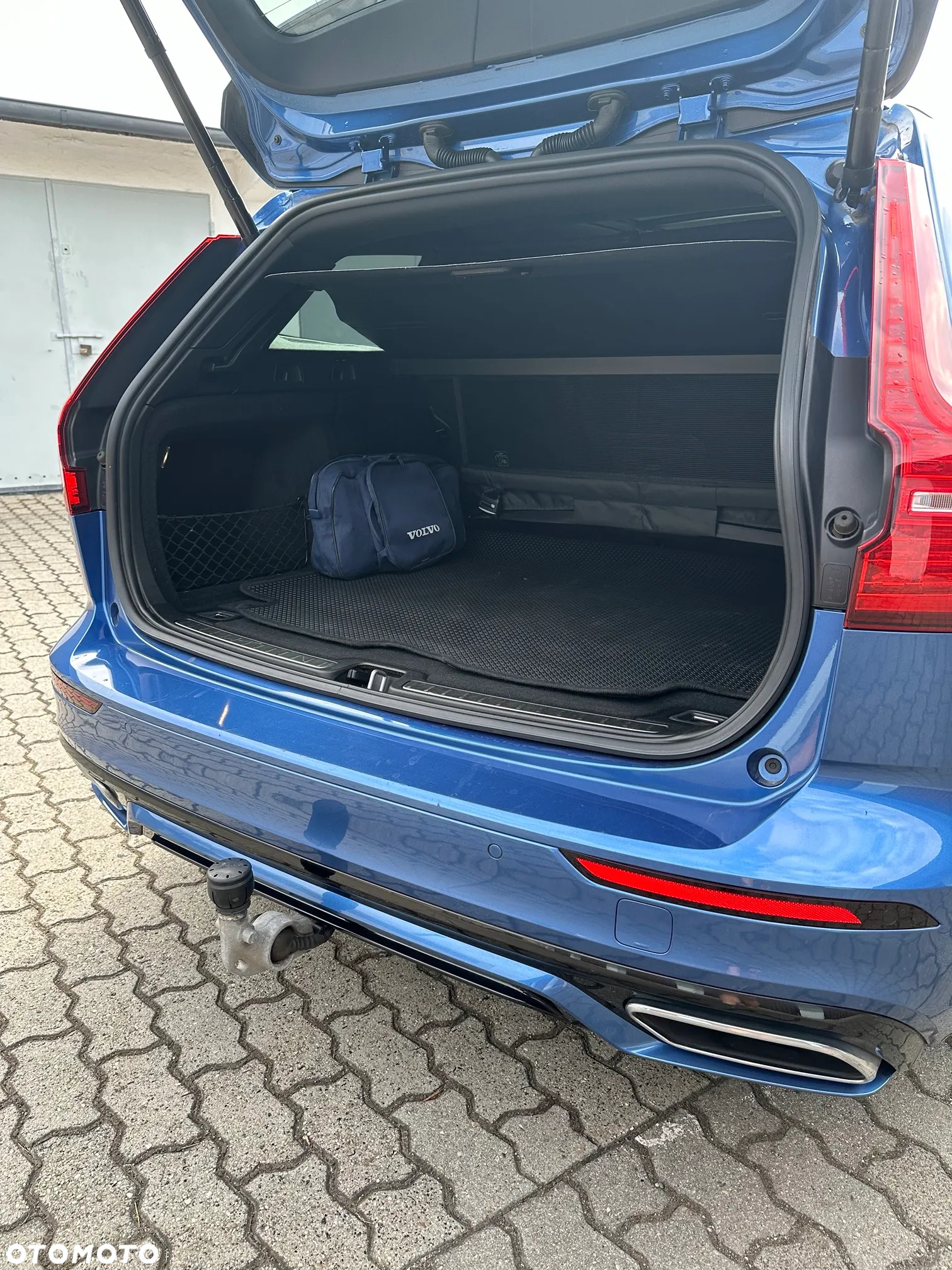 Volvo V60 D4 R-Design - 9