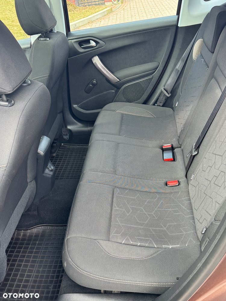 Peugeot 2008 - 11