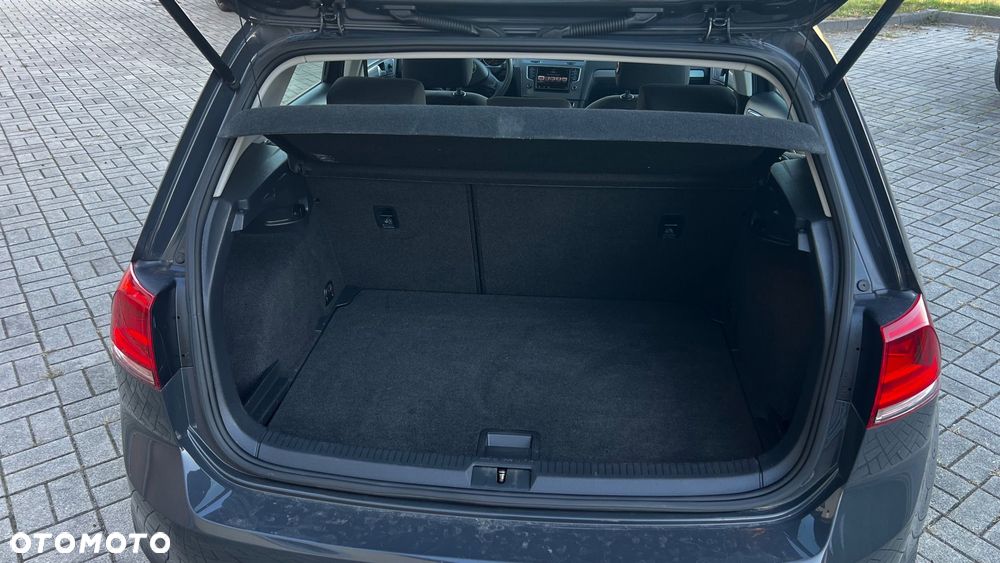 Volkswagen Golf - 25