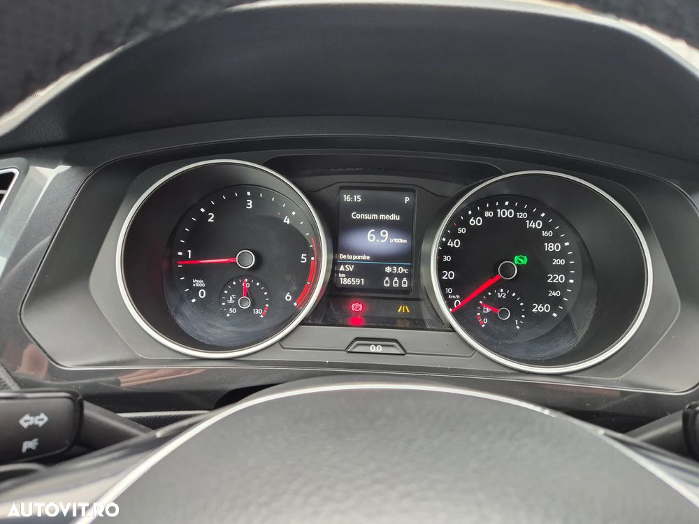 Volkswagen Tiguan - 19