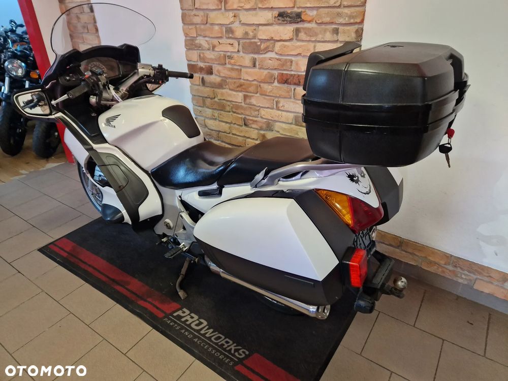 Honda ST - 9