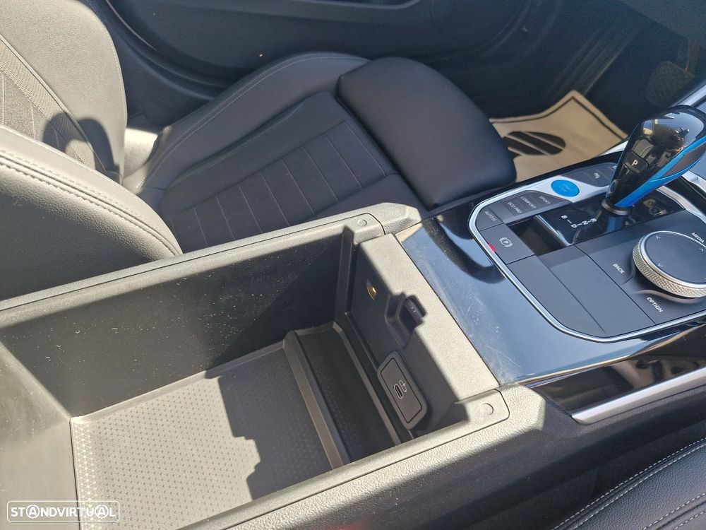 BMW i4 - 24