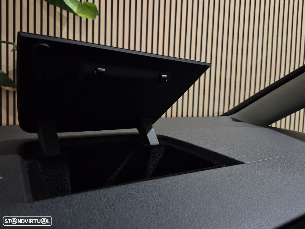 VW Golf Sportsvan 1.6 TDI Highline DSG - 23