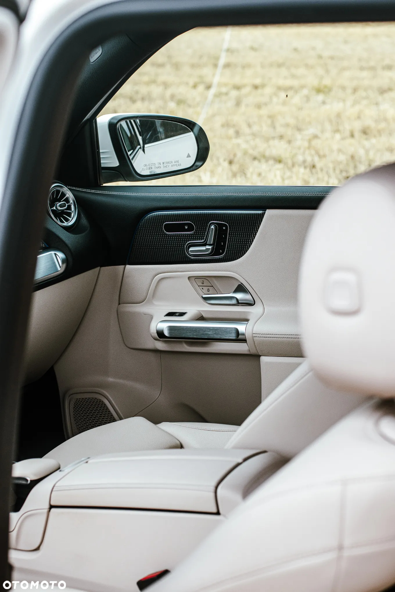 Mercedes-Benz GLB 250 4-Matic Progressive 8G-DCT - 23