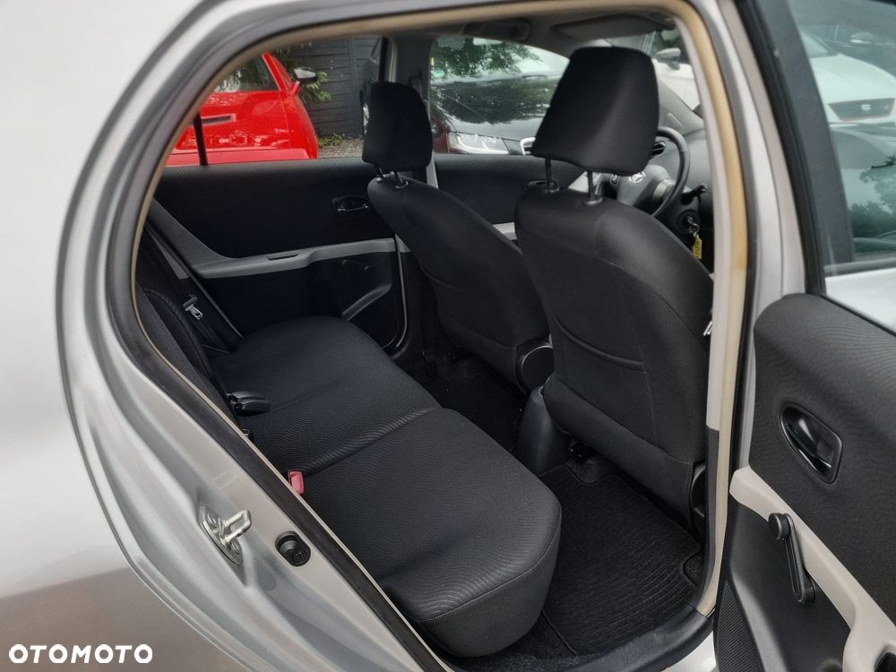 Toyota Yaris 1.33 Sol - 11