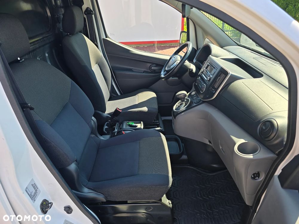 Nissan NV200 - 10