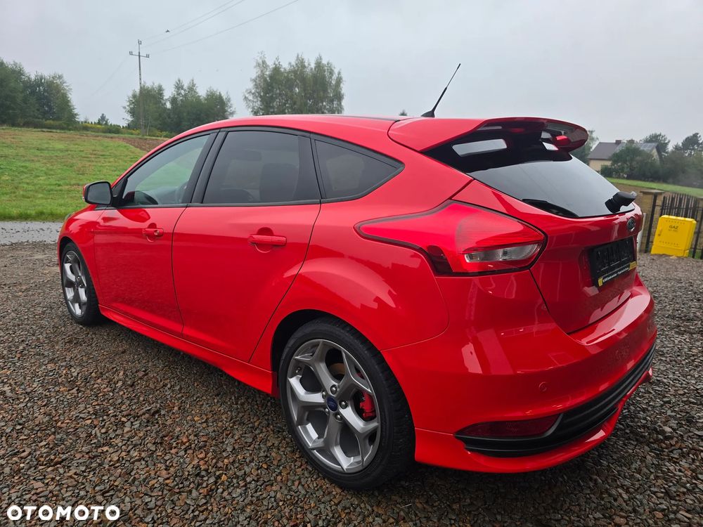 Ford Focus 2.0 EcoBoost ST mit Leder-Sport-Paket - 6