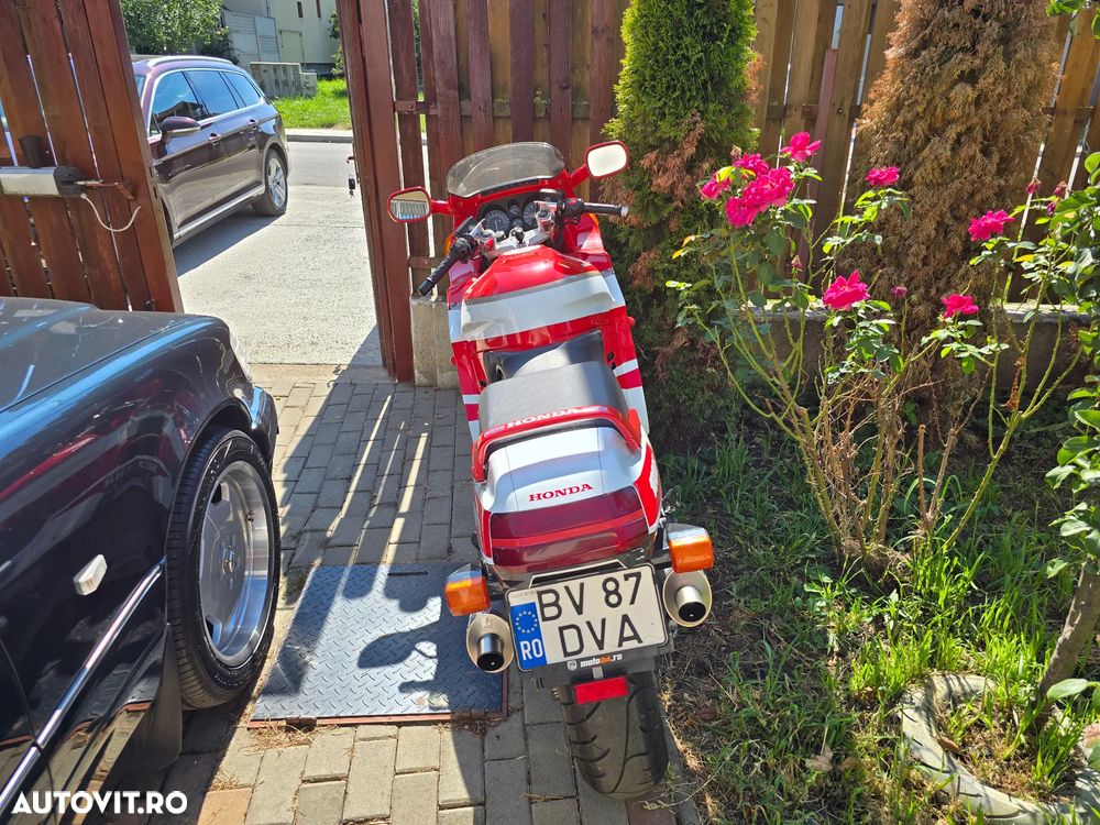 Honda CBR 1000F - 5