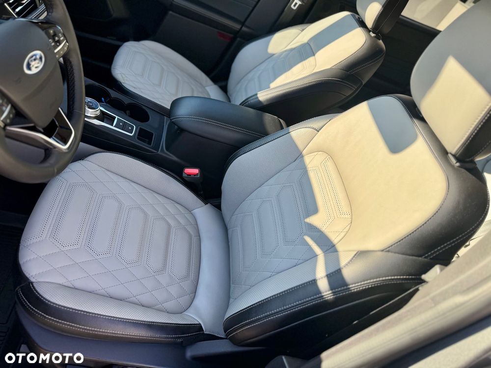 Ford Escape 2.0 EcoBoost AWD Titanium - 23