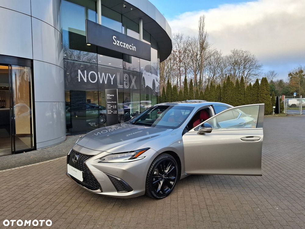 Lexus ES 300h F Sport Edition - 9