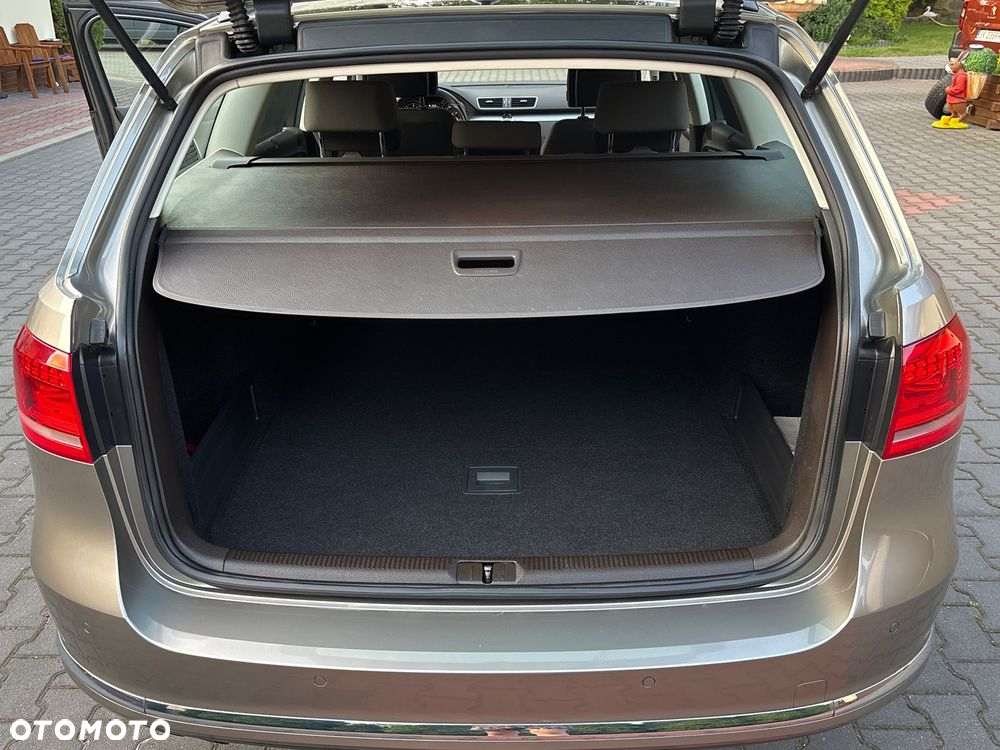 Volkswagen Passat 2.0 TDI Highline - 33