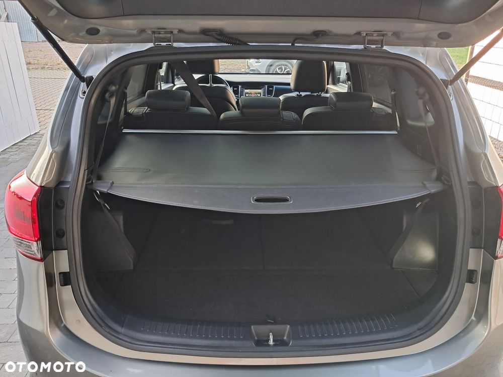 Kia Carens 1.7 CRDi XL 7os - 23