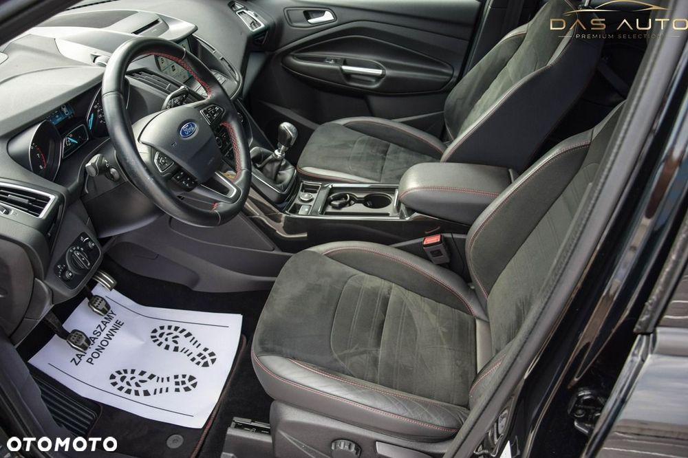 Ford Kuga 1.5 EcoBoost 2x4 ST-Line - 18
