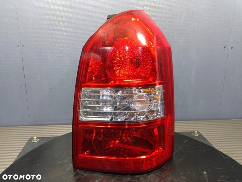HYUNDAI TUCSON I LAMPA TYŁ PRAWA ZEWNĘTRZNA 92402-2E0 - 1