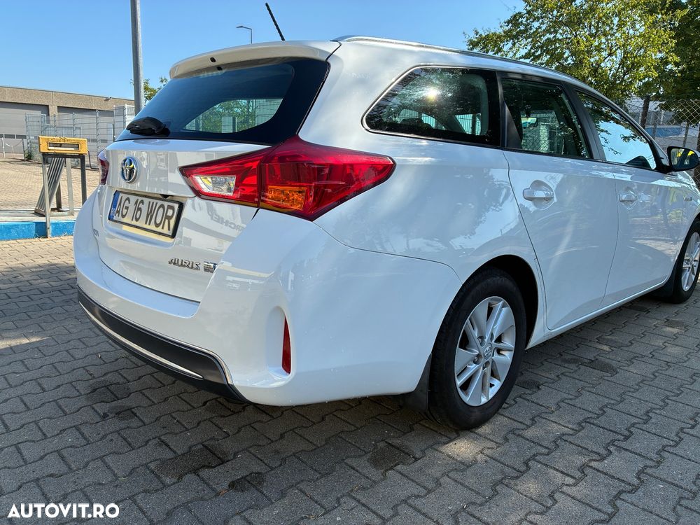 Toyota Auris 1.8 L VVT-i Luna - 5