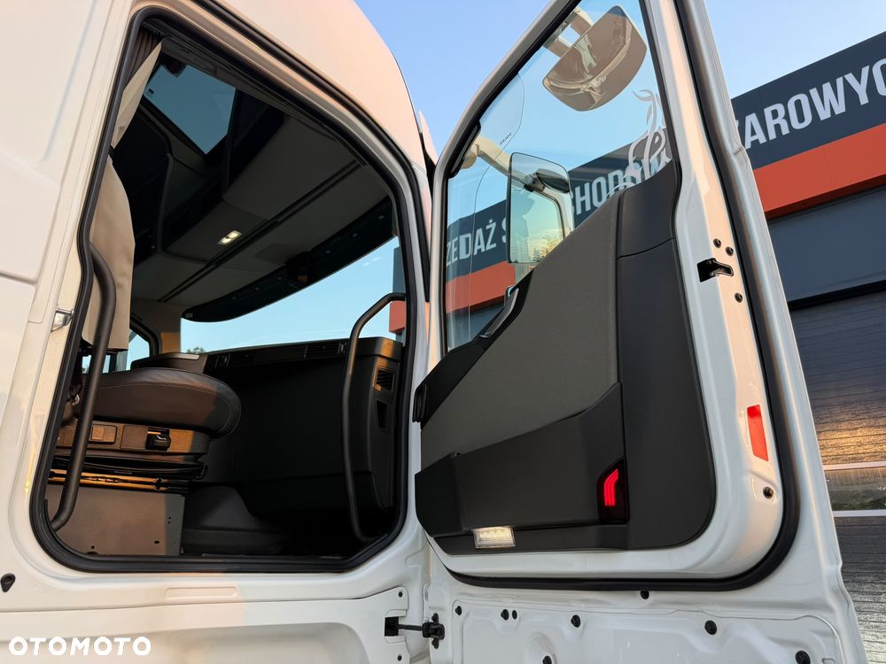 Volvo FH 500 I-SAVE/PODUSZKA P+T/SKÓRY/NAVI/FULL LED/ON 1200 L - 24