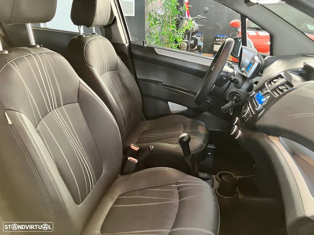 Chevrolet Spark 1.0 LS ESC - 17