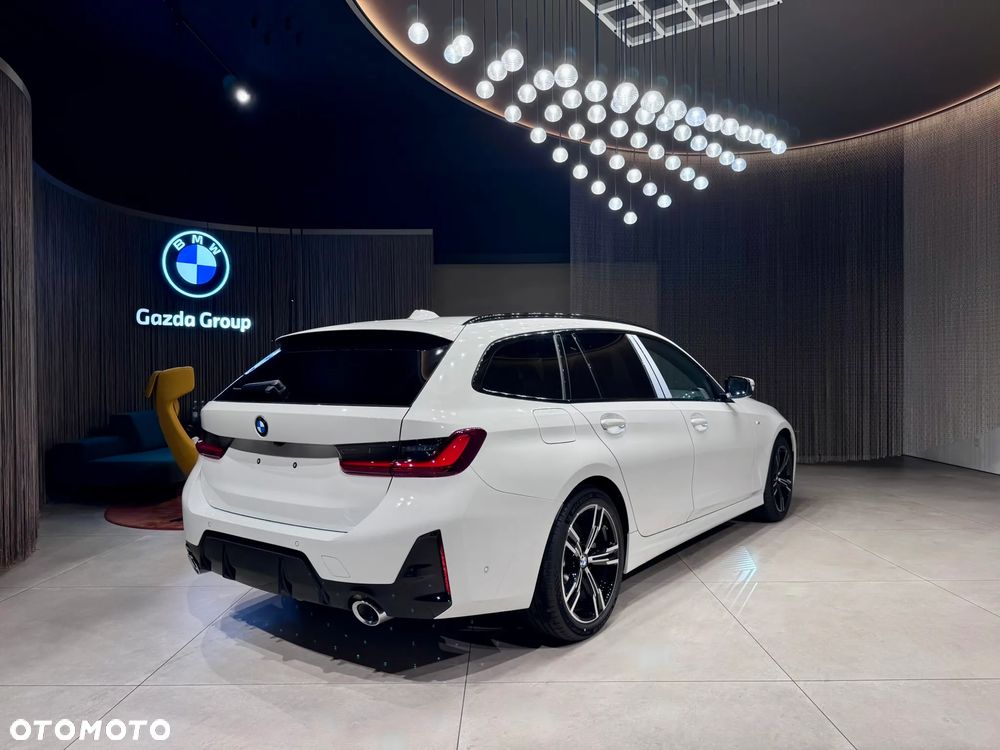 BMW Seria 3 330i xDrive M Sport - 4