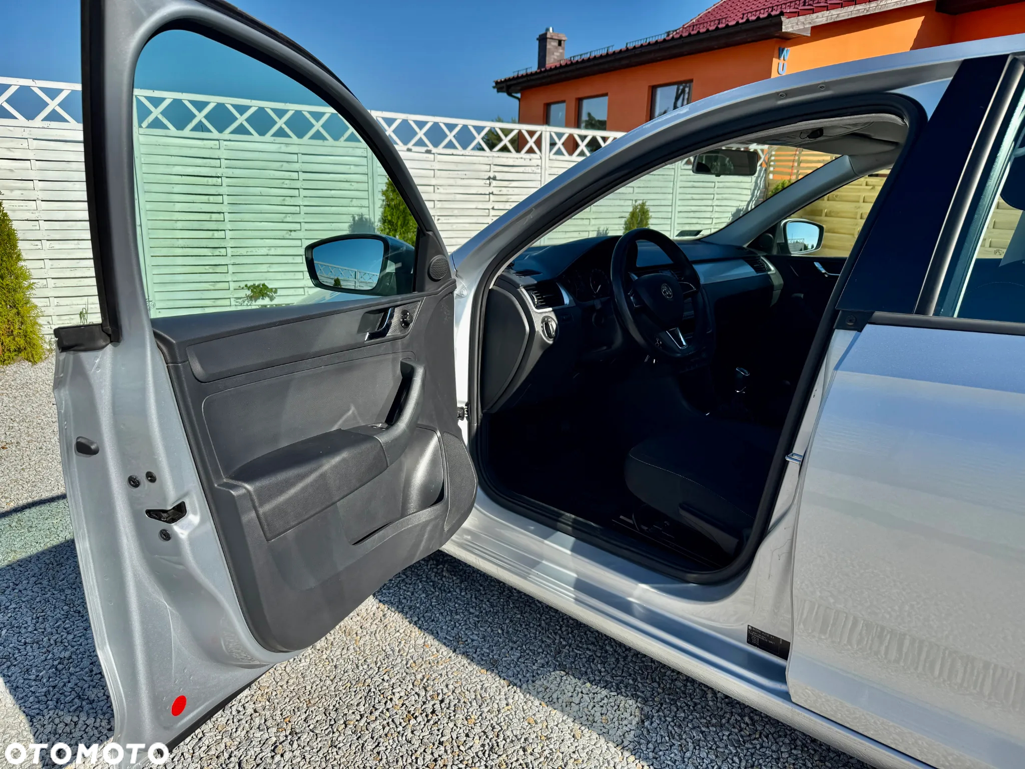 Skoda RAPID 1.2 TSI Edition - 30