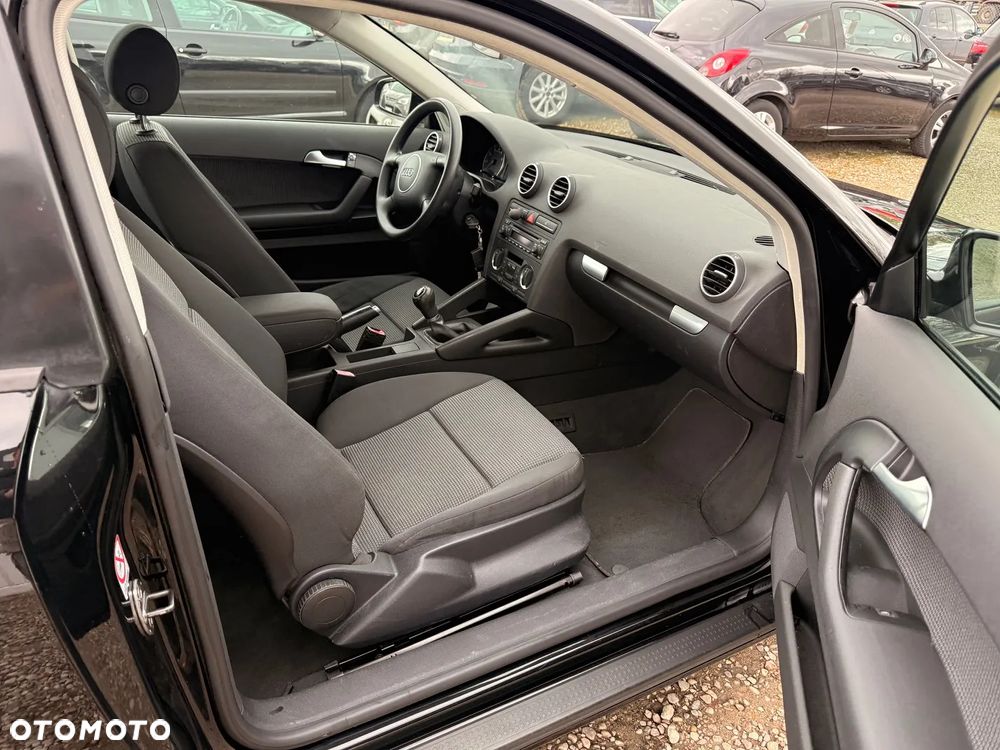 Audi A3 3-drzwiowe 1.6 FSI S Line Sportpaket plus - 18