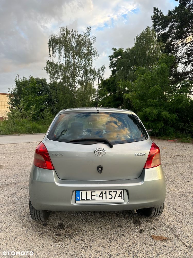 Toyota Yaris 1.3 Blue - 1