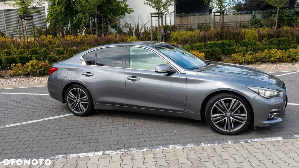 Infiniti Q50 - 2