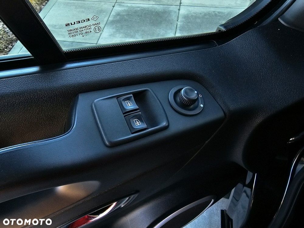 Opel Vivaro - 11