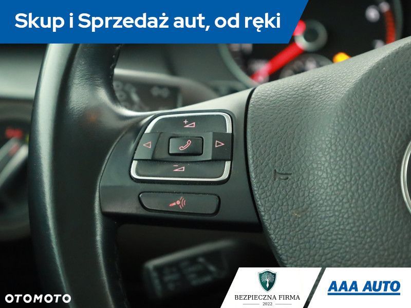 Volkswagen Passat - 15