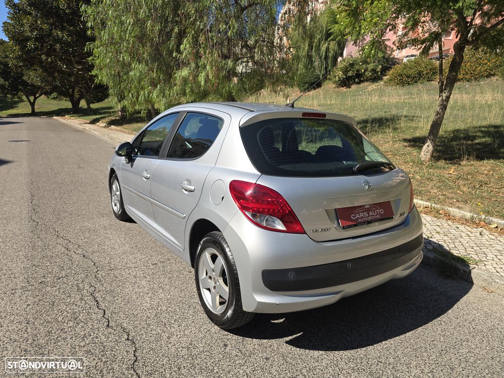 Peugeot 207 - 13