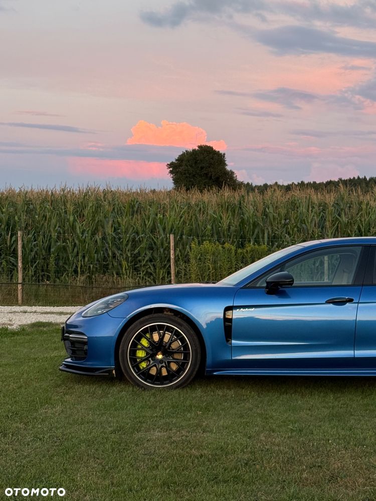 Porsche Panamera 4 - 3