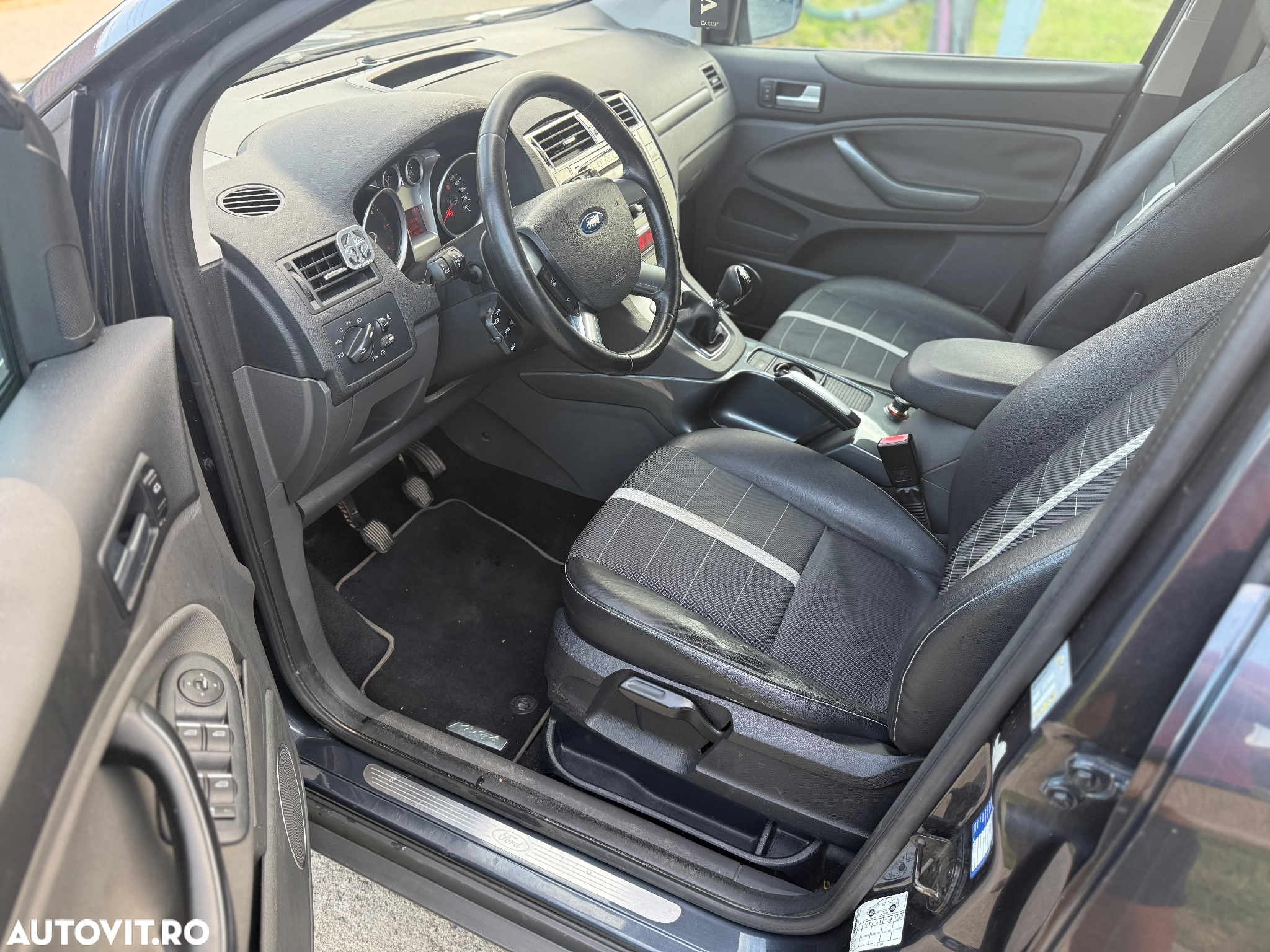Ford Kuga 2.0 TDCi 4x4 Titanium - 8