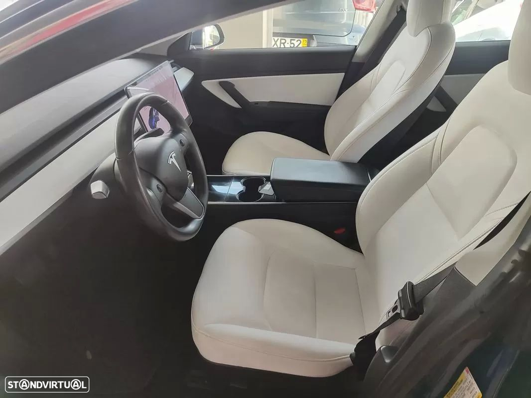 Tesla Model 3 - 12