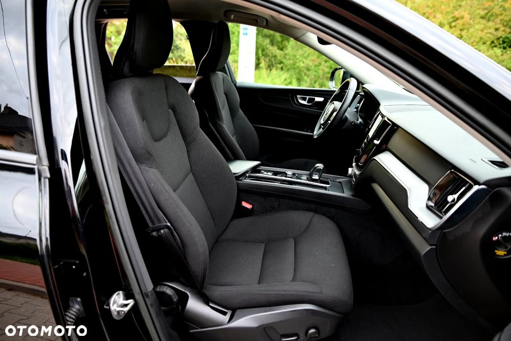 Volvo XC 60 B4 D AWD Geartronic Momentum Pro - 26