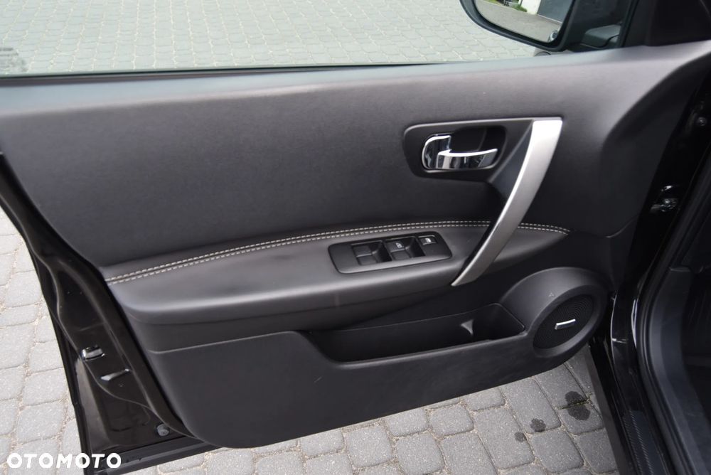Nissan Qashqai 2.0 dCi 4 x 4 DPF tekna - 16