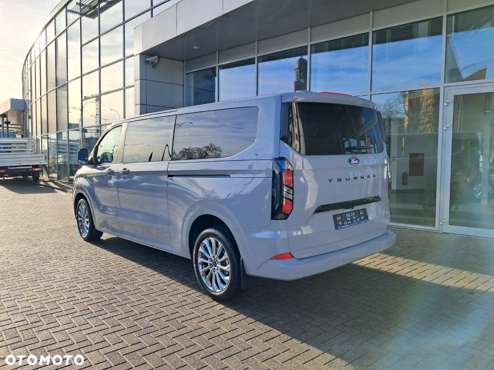Ford Tourneo Custom - 5