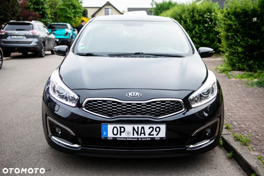 Kia Ceed 1.6 GDI ISG Platinum Edition - 2