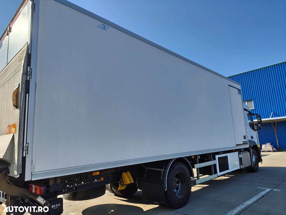 Mercedes-Benz Actros - 3